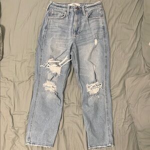 Curvy ultra high-rise mom jean / holister vintage stretch